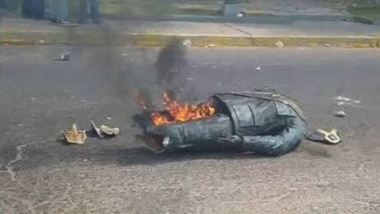 Wenezuelska opozycja zaczęła niszczyć pomniki Hugo Chavez