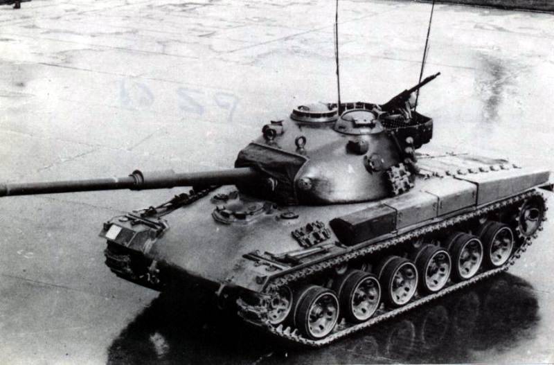 Orta boy tank Panzer 61 (İsviçre)