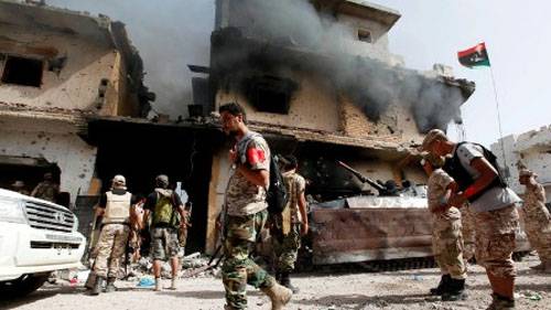 En libysk "armé" attackerade en annan i södra delen av landet. 60 döda