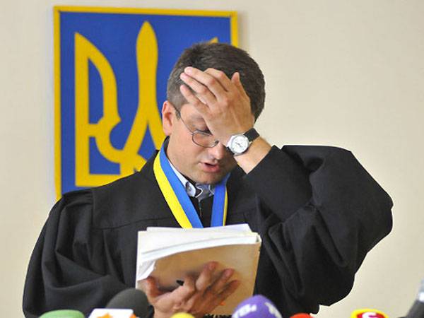 Украина "за ведение войны" подаёт на Россию иск в свой собственный суд