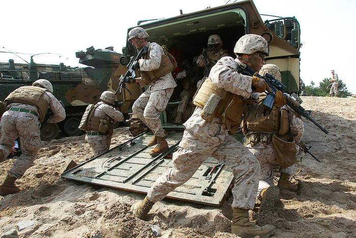 Пентагон: Морская пехота США участвует в освобождении Ракки