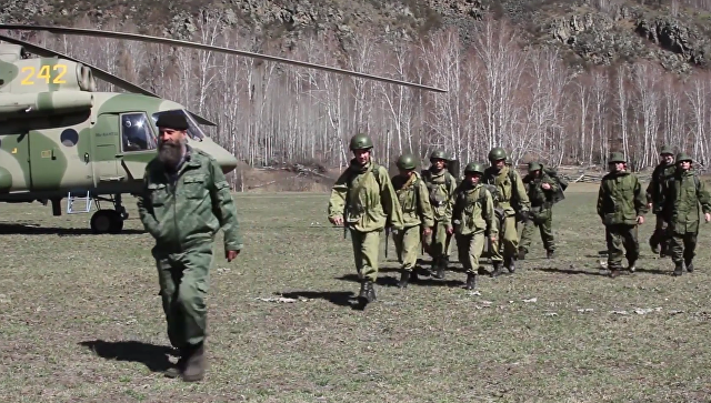Militären från Kina tog en utbildning för specialstyrkor från Ryska federationen med de gamla troende i Sibirien