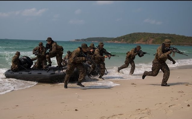 Кого ужалит «Золотая кобра»?