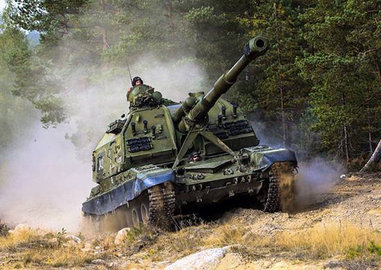 Un lot de obuziere autopropulsate „Msta-S” a intrat în serviciu cu Armata Primului Tanc