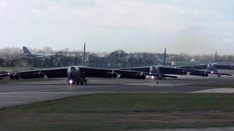 Times: Das Pentagon erinnerte Moskau an seine Fähigkeiten und sandte strategische Bomber nach Europa