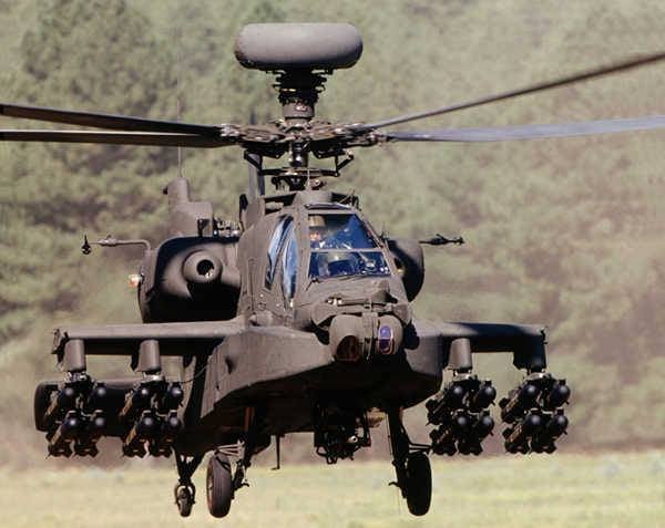 Di AS, instalasi laser diuji pada helikopter AH-64 Apache