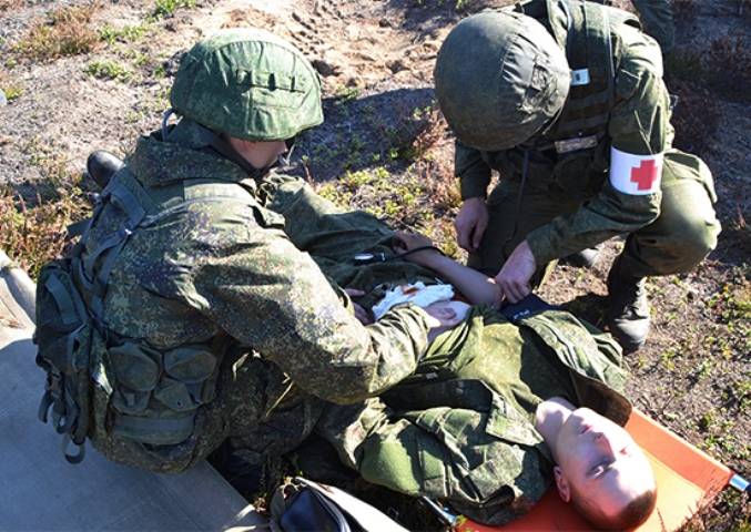 Des exercices avec des médecins militaires ont lieu à la 4 des régions russes