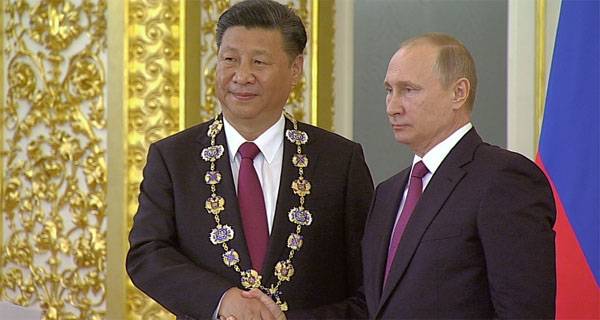 トランプジンピン、あるいはロシア・中国・米国の三角関係について