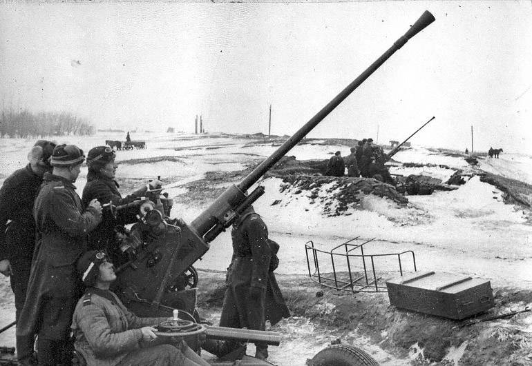 Storie di armi. Pistola antiaerea "Bofors" 40-mm L60