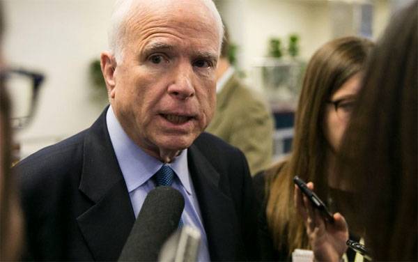 McCain wurde operiert und verließ die Gesetzgebung in den Vereinigten Staaten auf unbestimmte Zeit