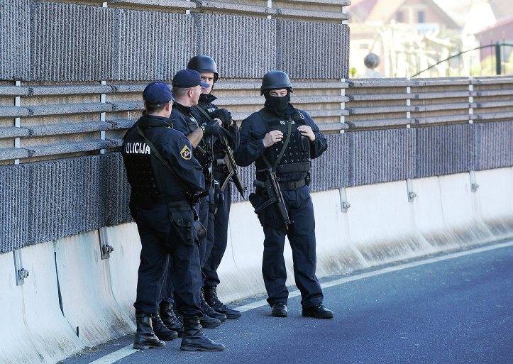 セルビア内務省が最大の警察活動を実施