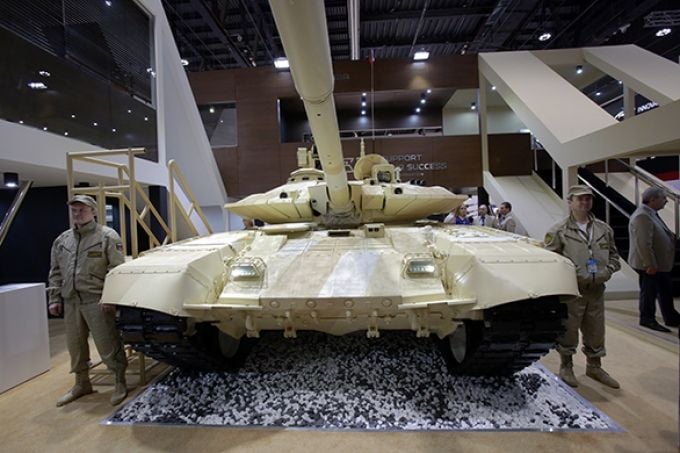 How Russian T-90S Abrams M1A1 / A2 tanks won
