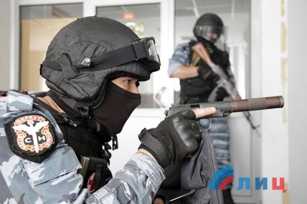 Tại LPR, các cuộc tập trận đã được tổ chức để chống lại các lực lượng đặc biệt và những kẻ phá hoại Ukraine