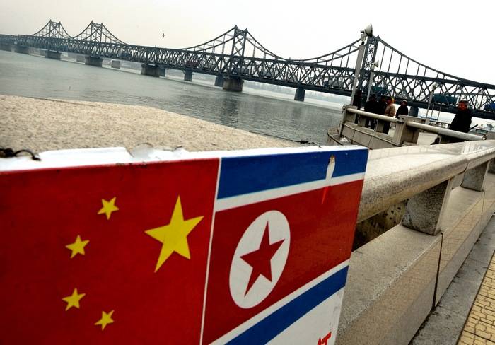 WSJ：中国は北朝鮮との国境で軍事力を増強している