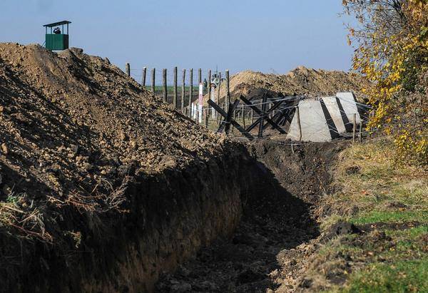 우크라이나는 '벽 (Walls)'건설 도중 횡령 사건을 조사하고있다.