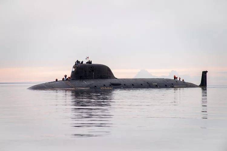 Uljanowsk wird niedergelegt - Atom-U-Boot 7-I des Projekts "Ash"