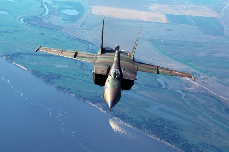 High-altitude fighter-interceptor MiG-31. Infographics