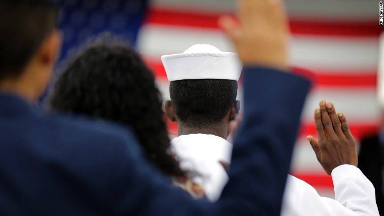 Pentagon vägrar utlänningar att tjänstgöra i den amerikanska militären