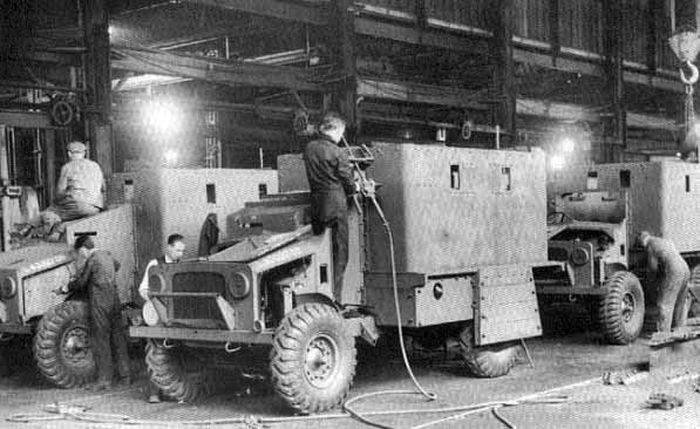 Toisen maailmansodan pyörälliset panssaroidut ajoneuvot. Osa 16. Panssaroitu auto Bedford OXA