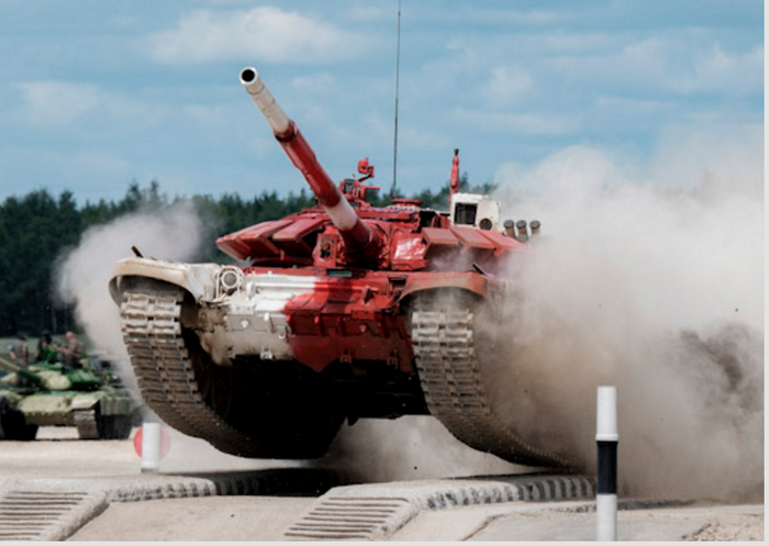 러시아 국가 대표팀이 "탱크 바이애슬론 (Tank Biathlon)"준결승에서 첫 우승을 차지했다.