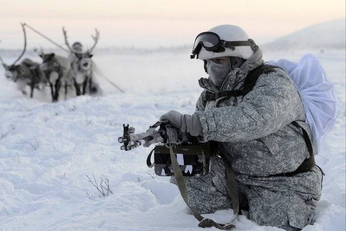 A set of arctic clothing and shoes supplied by the Ministry of Defense of the Russian Federation