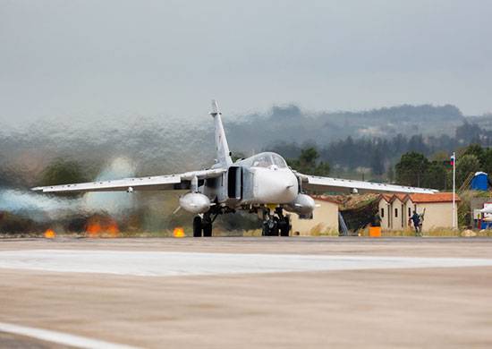 Russische Militärflugzeuge zerstörten einen ISIS-Konvoi in der Nähe von Deir ez-Zor