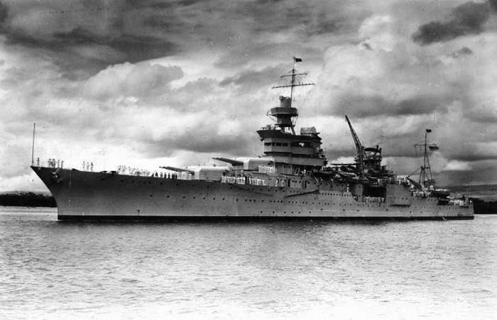 El crucero estadounidense Indianapolis, muerto en el año 1945, encontrado después del año 72