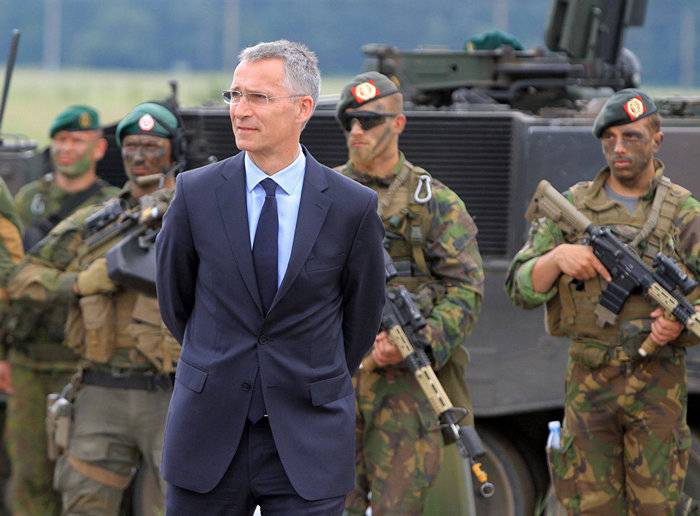 Столтенберг заявил, что считает НАТО "защитником мира"