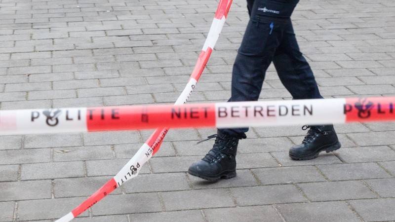 Polizei entlässt den Häftling in Rotterdam: Er hat gerade Zylinder geliefert ...