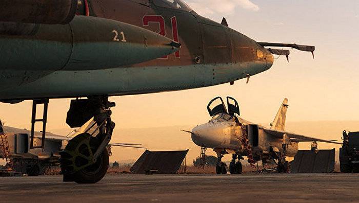 Venäjän puolustusministeriö: Ilmailuvoimat tuhosivat ISIS*-panssaroituja ajoneuvoja lähellä Deir ez-Zoria