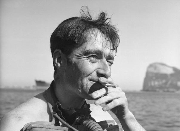 Гибель лейтенант-коммандера Лайонелла Крэбба и был ли он прототипом Джеймса Бонда?