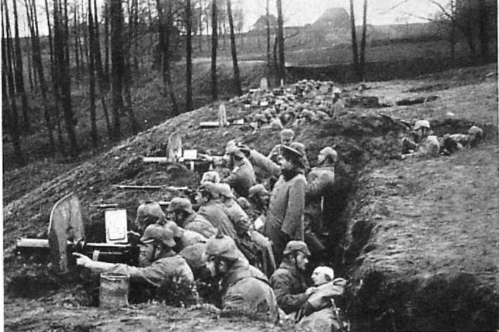 第一次世界大战的决战。 东普鲁士运营年度1914。 俄罗斯军队失败的主要原因