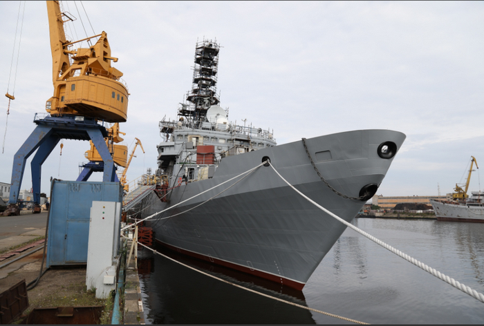 El astillero del norte preparó el buque de comunicaciones "Ivan Hurs" para que la tripulación se mudara