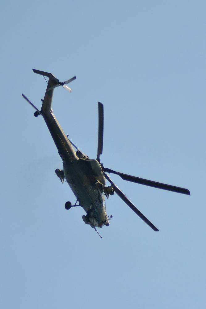 קמפיין "שירות במסגרת החוזה - בחירתך!" ברוסטוב-על-דון. אווירובטיקה על ה-Mi-28N