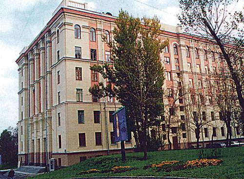 האוניברסיטה פרשה