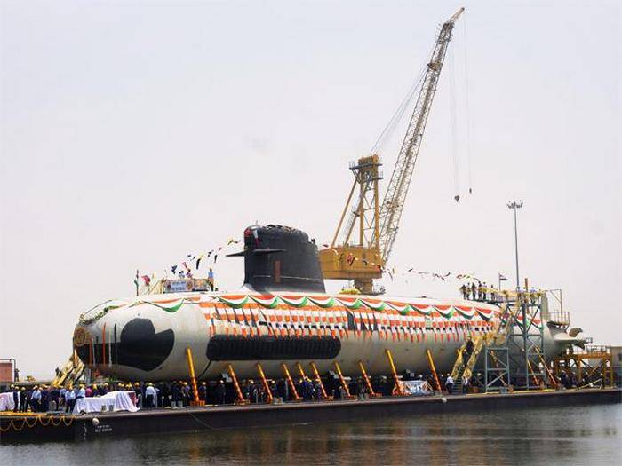 인도는 칼바리 급 해군 잠수함에 대한 무거운 어뢰를 찾고있다.