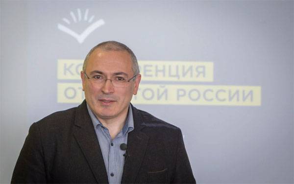 Как внесистемная оппозиция к выборам готовится? - "Путин - это жертва"