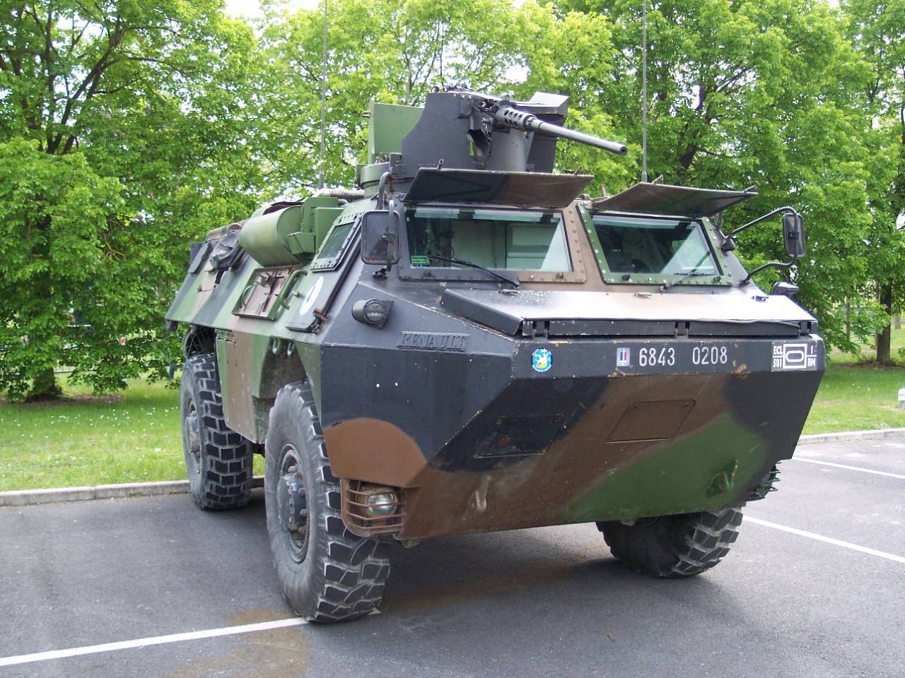 MTLB装甲车改进型图片