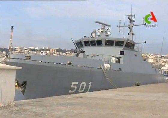 The structure of the Navy Algeria entered the mine defense ship