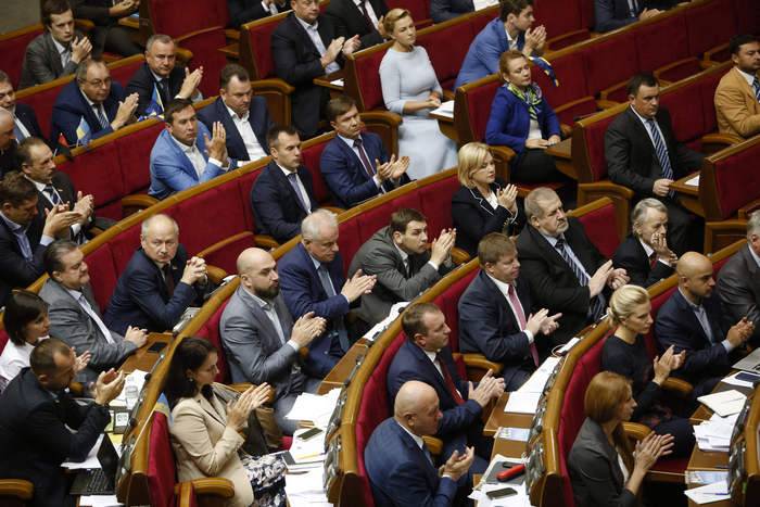 Il Parlamento ha proposto di limitare temporaneamente i viaggi degli ucraini in Russia