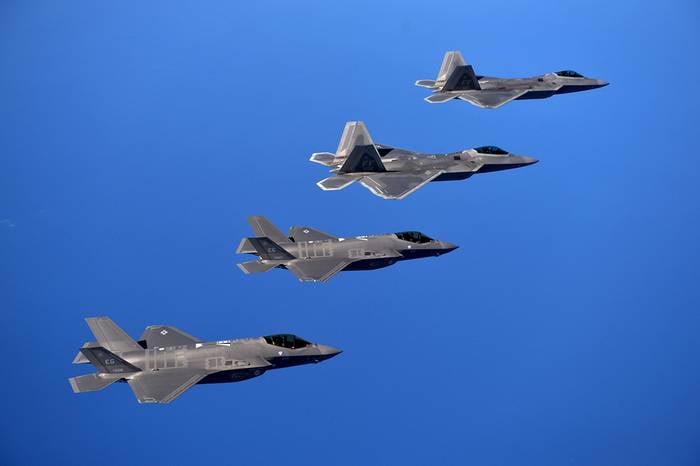 L'US Air Force ha schierato diversi velivoli F-35 Lightning II in Alaska