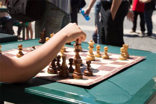 교육 과학부는 학교 커리큘럼에 체스를 소개합니다.