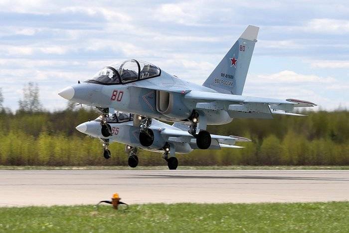 La Escuela de Vuelo de Krasnodar recibirá cuatro nuevos Yak-130