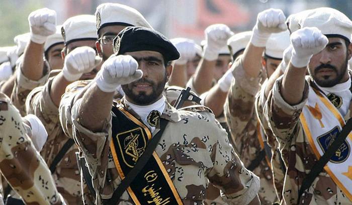 Os Estados Unidos acusaram o IRGC de armar Assad e minar a luta contra o ISIS *