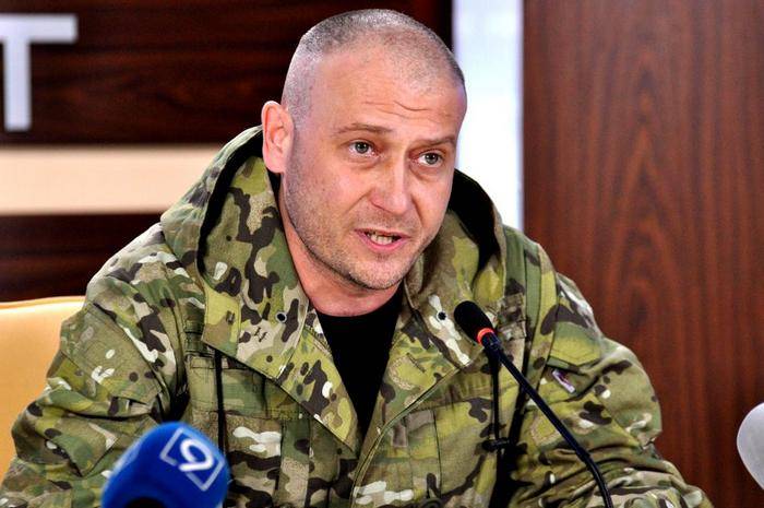Yarosh hat Einwohner von Städten der Ukraine genötigt, sich vorzubereiten, um die russischen Truppen zu treffen
