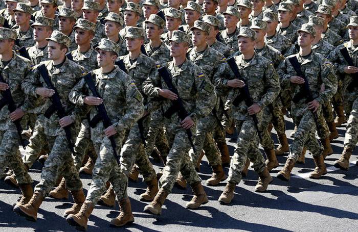 Estados Unidos tiene la intención de entrenar a cuatro batallones más de las Fuerzas Armadas de Ucrania en 2018.