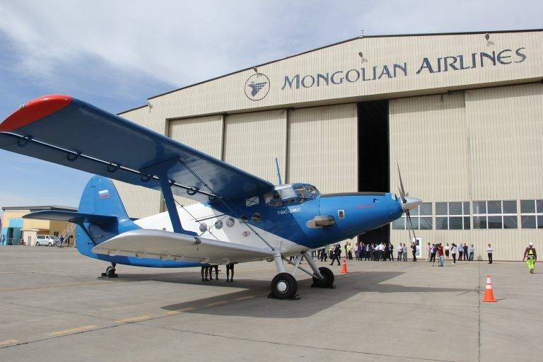 SibNIAはモンゴルの航空機を近代化するAn-2