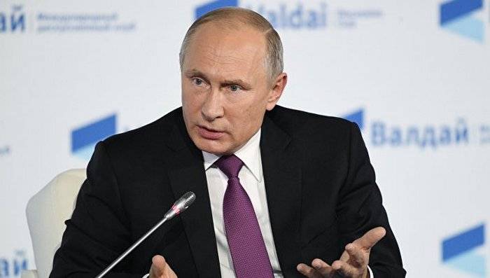 Putin: la Russia non permetterà una ripetizione degli eventi a Srebrenica nel Donbass