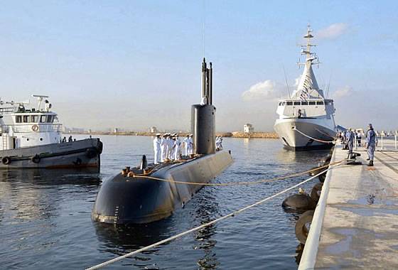 Egypt received the second diesel-electric submarines from Germany and the head corvette from France