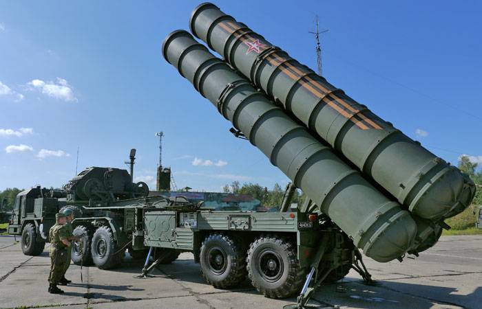 러시아 연방 국방부는 S-400 "Triumph"방공 시스템의 세 번째 연대 세트를 받았습니다.